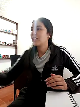 Snapshot of Bonny_Klote chatting on March 4, 2025, 9:11 pm Bonny Klote online show from March 4, 2025, 9:11 pm