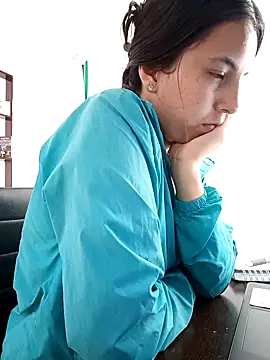 Snapshot of Bonny_Klote chatting on March 5, 2025, 8:42 pm Bonny Klote online show from March 5, 2025, 8:42 pm