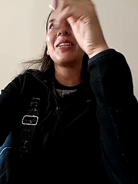 Snapshot of Bonny_Klote chatting on March 13, 2025, 9:37 pm Bonny Klote online show from March 13, 2025, 9:37 pm