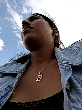 Snapshot of Bonny_Klote chatting on March 15, 2025, 9:16 pm Bonny Klote online show from March 15, 2025, 9:16 pm