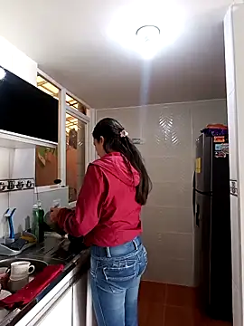 Snapshot of Bonny_Klote chatting on March 18, 2025, 4:04 pm Bonny Klote online show from March 18, 2025, 4:04 pm