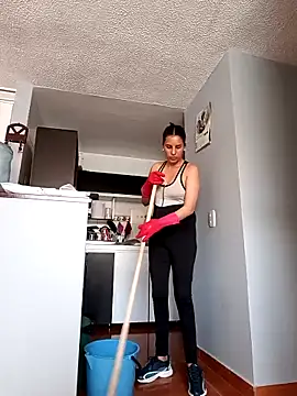 Snapshot of Bonny_Klote chatting on March 20, 2025, 9:46 pm Bonny Klote online show from March 20, 2025, 9:46 pm