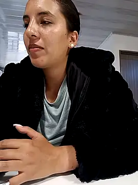 Snapshot of Bonny_Klote chatting on March 21, 2025, 6:40 pm Bonny Klote online show from March 21, 2025, 6:40 pm