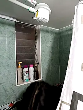 Snapshot of Bonny_Klote chatting on September 24, 2025, 12:19 pm Bonny Klote online show from September 24, 2025, 12:19 pm