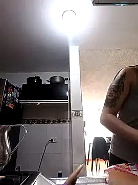 Snapshot of Bonny_Klote chatting on October 16, 2025, 1:23 pm Bonny Klote online show from October 16, 2025, 1:23 pm