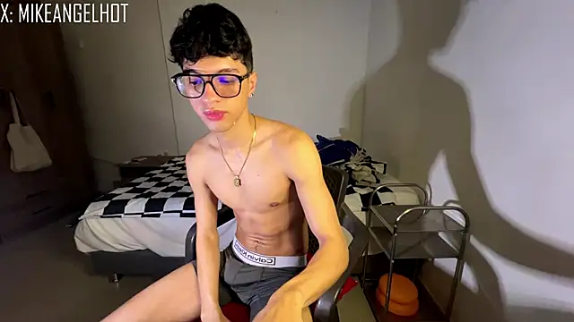 Angelligth online show from December 16, 2025, 7:41 pm