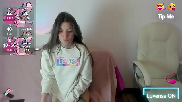 Tesa cute online show from November 1, 2025, 2:24 am