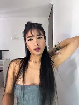 lina pink online show from November 13, 2025, 8:41 pm