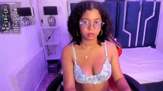 Snapshot of MilaHall_ chatting on October 5, 2025, 4:00 am MilaHall online show from October 5, 2025, 4:00 am