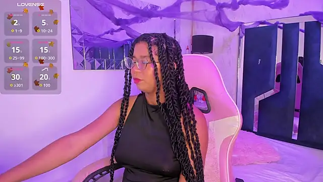 Snapshot of MilaHall_ chatting on October 28, 2025, 3:54 am MilaHall online show from October 28, 2025, 3:54 am