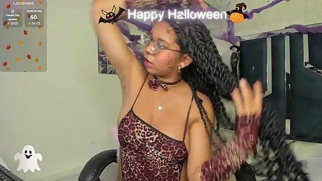 Snapshot of MilaHall_ chatting on October 30, 2025, 4:47 am MilaHall online show from October 30, 2025, 4:47 am