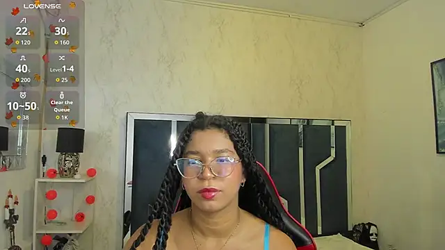 MilaHall  online show from November 6, 2025, 4:02 am