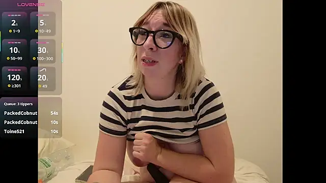 Snapshot of Giuliana_baby chatting on October 2, 2025, 8:38 pm Giuliana baby online show from October 2, 2025, 8:38 pm