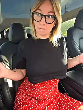 Snapshot of Giuliana_baby chatting on October 26, 2025, 8:42 am Giuliana baby online show from October 26, 2025, 8:42 am