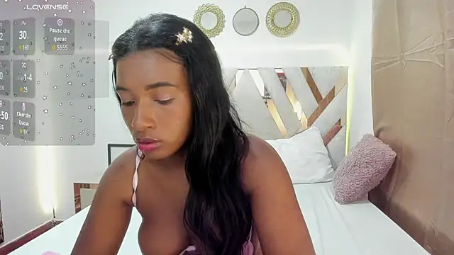 Snapshot of KriisvanyLeroy chatting on March 1, 2026, 10:56 pm KriisvanyLeroy online show from March 1, 2026, 10:56 pm