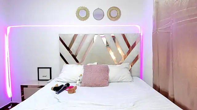 Snapshot of KriisvanyLeroy chatting on April 5, 2026, 3:04 am KriisvanyLeroy online show from April 5, 2026, 3:04 am