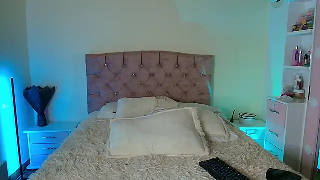 miaa saenz1 online show from December 2, 2025, 3:56 am