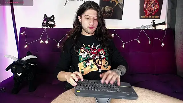 blckwolf 6 online show from December 11, 2024, 9:55 pm