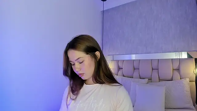 Roxie-Summers11 online show from March 18, 2025, 7:42 pm