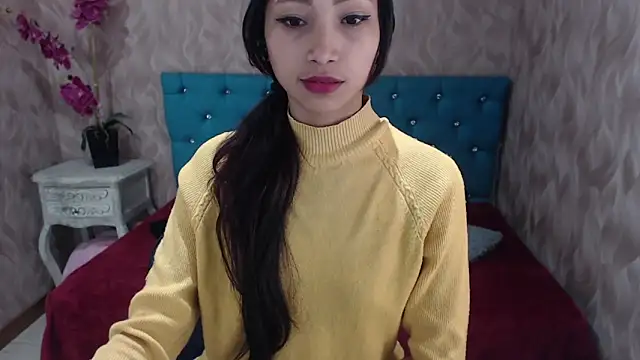 MadelineDoll online show from January 19, 2025, 1:44 pm