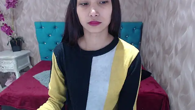 MadelineDoll online show from January 25, 2025, 1:08 pm