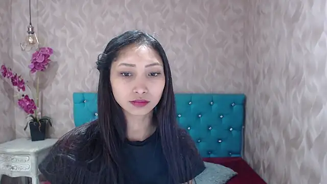 MadelineDoll online show from January 28, 2025, 1:27 pm