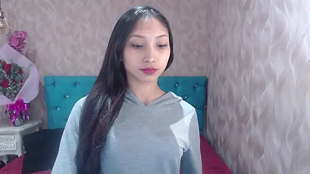 MadelineDoll online show from February 9, 2025, 2:40 pm