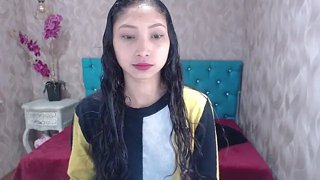 MadelineDoll online show from March 16, 2025, 1:38 pm