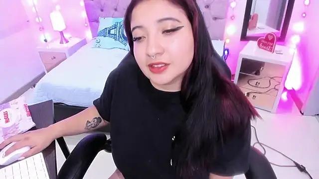 Emma monserrat online show from January 19, 2025, 12:50 pm