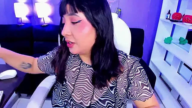 Snapshot of Emma_monserrat chatting on May 2, 2026, 11:26 am Emma monserrat online show from May 2, 2026, 11:26 am