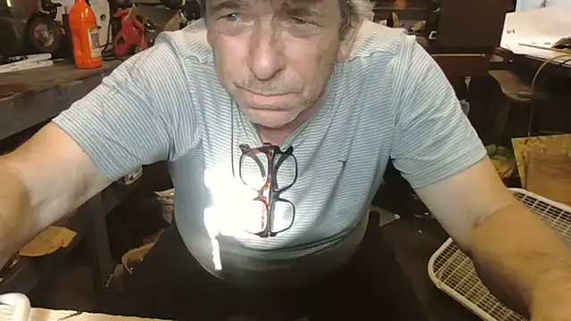 Snapshot of llovetoshowoff chatting on July 15, 2026, 10:37 pm llovetoshowoff online show from July 15, 2026, 10:37 pm