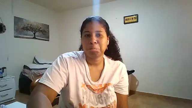 Ivon-09 online show from June 25, 2026, 3:06 am