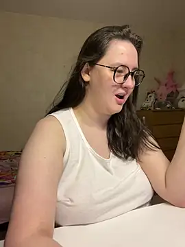 hungry1bunny online show from February 4, 2025, 5:23 pm