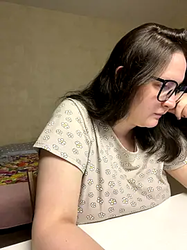 hungry1bunny online show from October 8, 2025, 8:50 pm