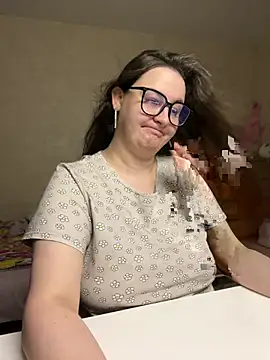 hungry1bunny online show from May 13, 2026, 4:48 pm