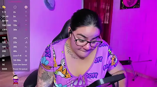 Snapshot of Sharon_hils chatting on December 11, 2024, 4:53 pm Sharon hils online show from December 11, 2024, 4:53 pm