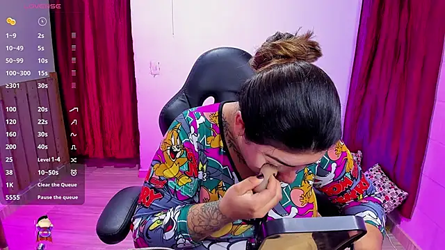 Snapshot of Sharon_hils chatting on December 28, 2024, 1:17 pm Sharon hils online show from December 28, 2024, 1:17 pm