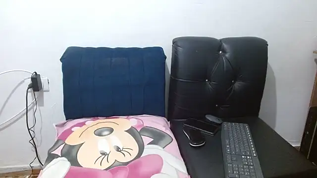 charlotte slut online show from November 29, 2025, 6:27 am