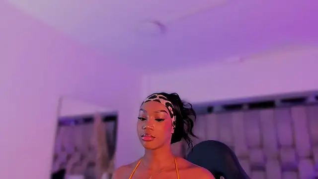 Snapshot of ChaynnaCooper chatting on October 4, 2025, 8:40 pm ChaynnaCooper online show from October 4, 2025, 8:40 pm