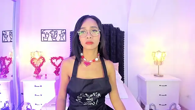 Snapshot of SamanthaFerrer__ chatting on February 14, 2025, 7:33 pm SamanthaFerrer   online show from February 14, 2025, 7:33 pm