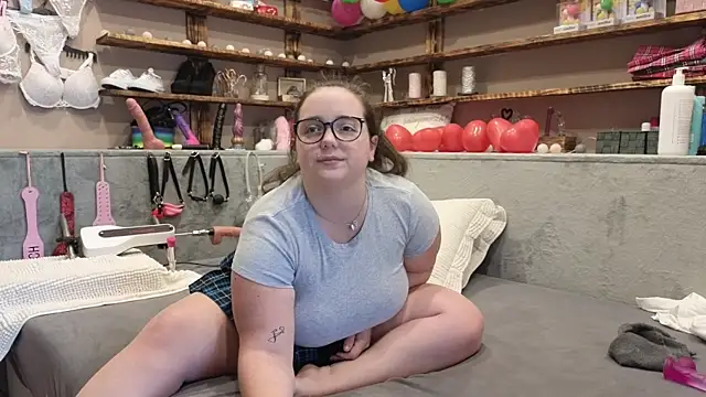 Kimberly-Caprice online show from March 14, 2025, 11:23 am