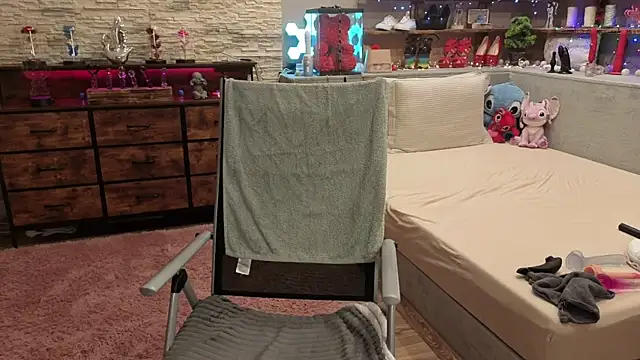 Snapshot of Kimberly-Caprice chatting on April 3, 2026, 6:28 pm Kimberly-Caprice online show from April 3, 2026, 6:28 pm