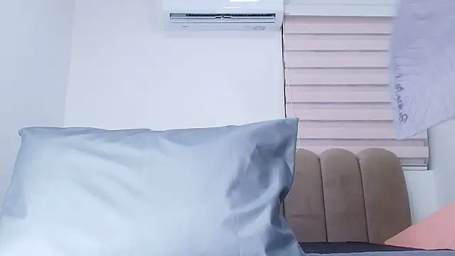 nicol f online show from December 20, 2025, 3:02 am