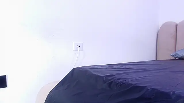 nicol f online show from February 5, 2026, 3:11 am