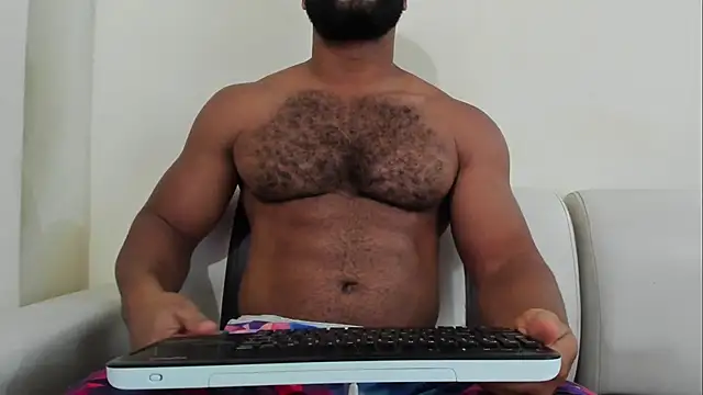 lunainsane58 online show from May 3, 2026, 8:59 pm