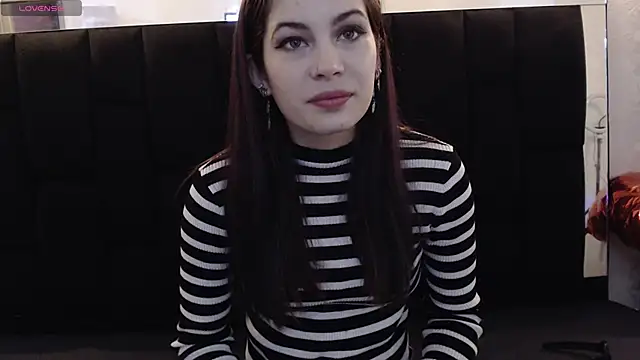  yuyi online show from February 21, 2025, 11:33 am