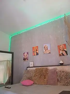 nahiarapalmer19 online show from October 25, 2025, 4:24 pm