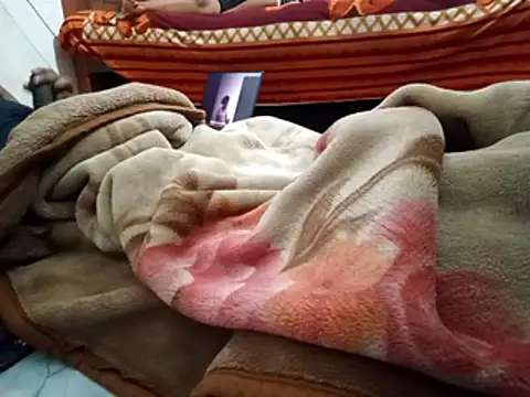 CuteyCouple online show from March 29, 2026, 6:19 pm