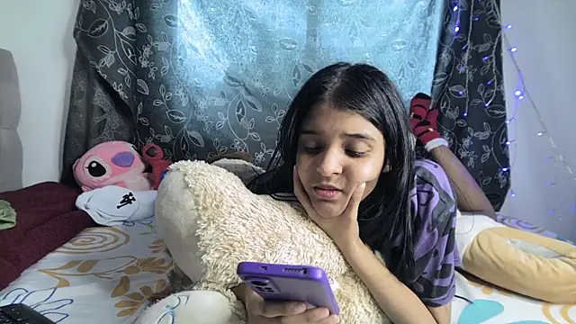 Snapshot of Michi_sexy chatting on December 22, 2024, 5:42 pm Michi sexy online show from December 22, 2024, 5:42 pm