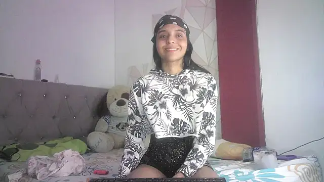 Snapshot of Michi_sexy chatting on March 15, 2025, 4:43 pm Michi sexy online show from March 15, 2025, 4:43 pm